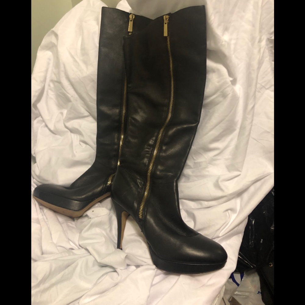 Black leather Vince Camuto Gold Zipper Boots